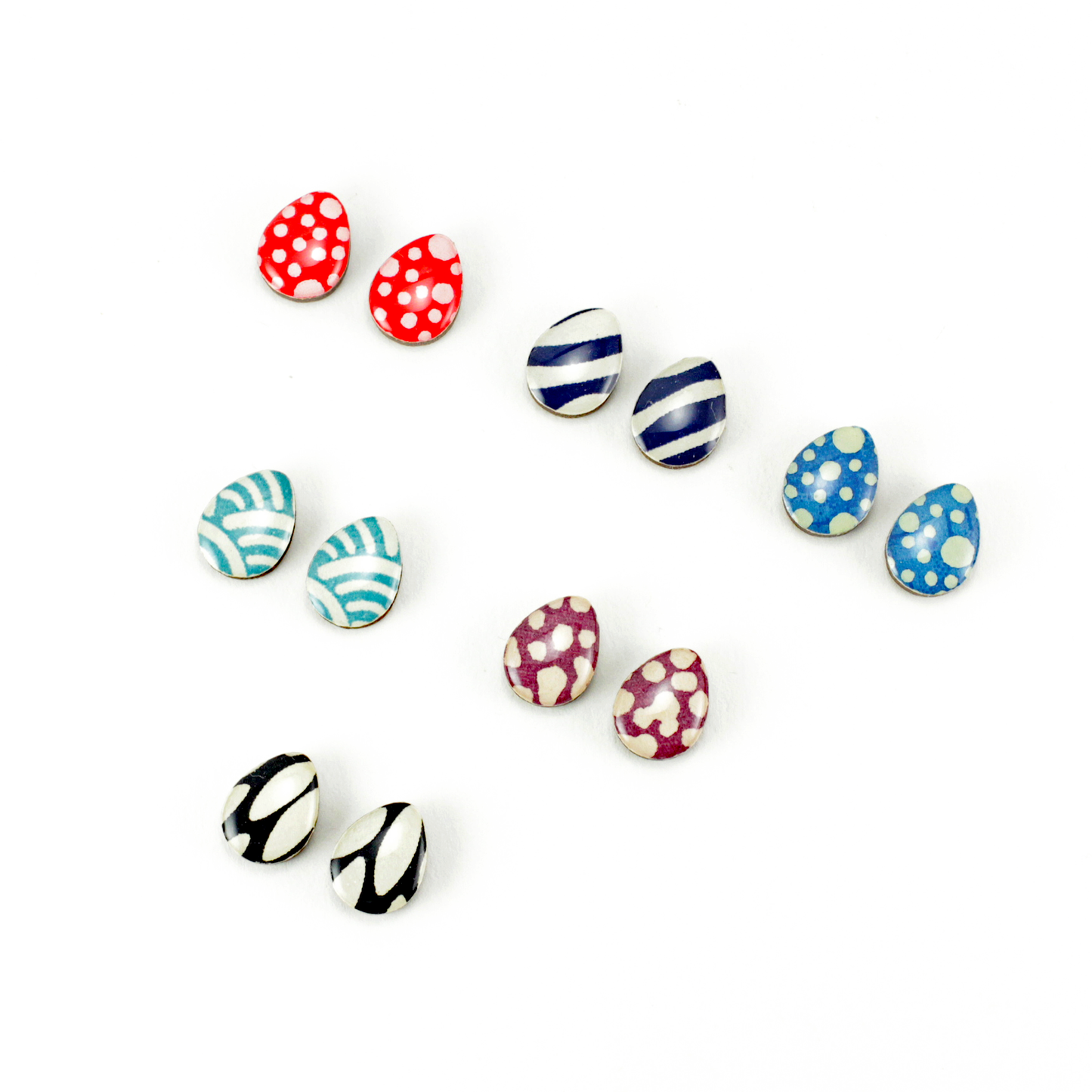 Oval egg shaped titanium stud earrings: Marbled paper