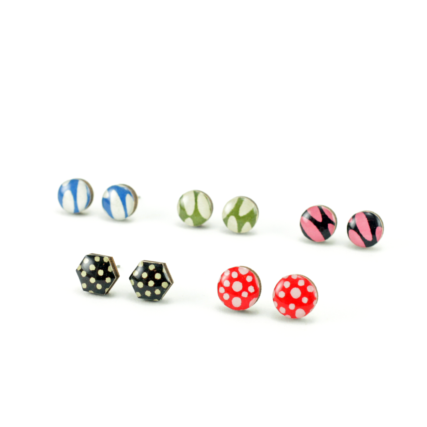Patterned mini titanium stud earrings