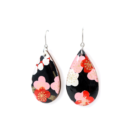 Teardrop floral Japanese earrings - Black